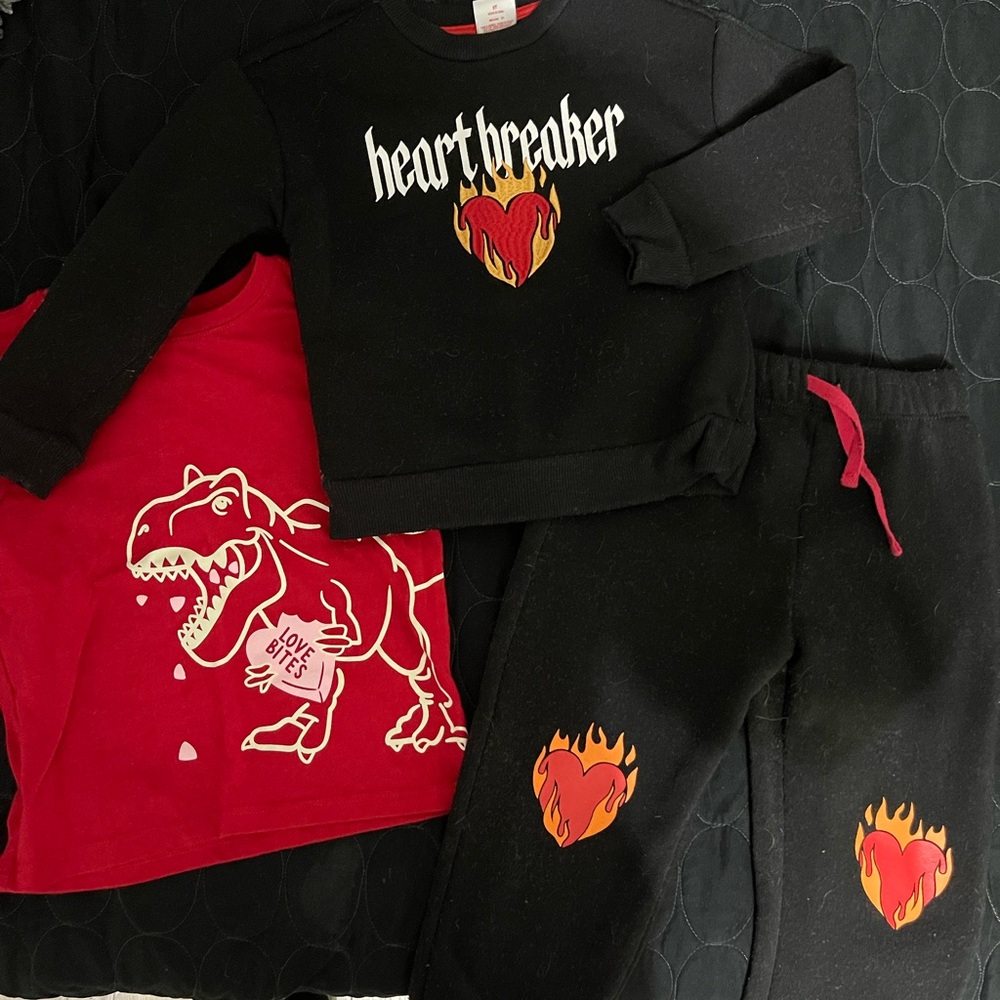 Heartbreaker Outfit Set with Dino shirt